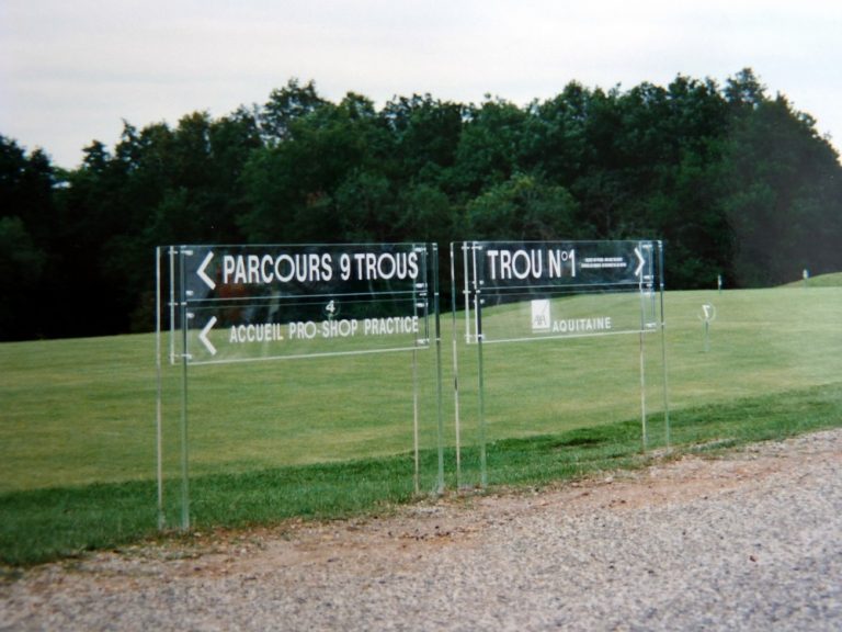 Panneau de signalisation PMMA incolore