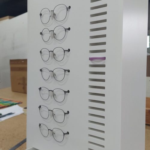 Présentoir en PVC expansé blanc (1)